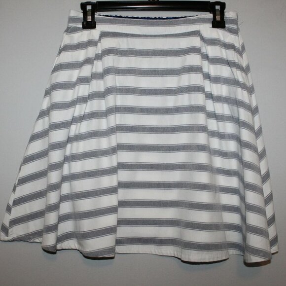 ✨2/$20 Matilda Jane Simply Striped Skater Gray Women's Size Medium H10330 - Picture 2 of 10